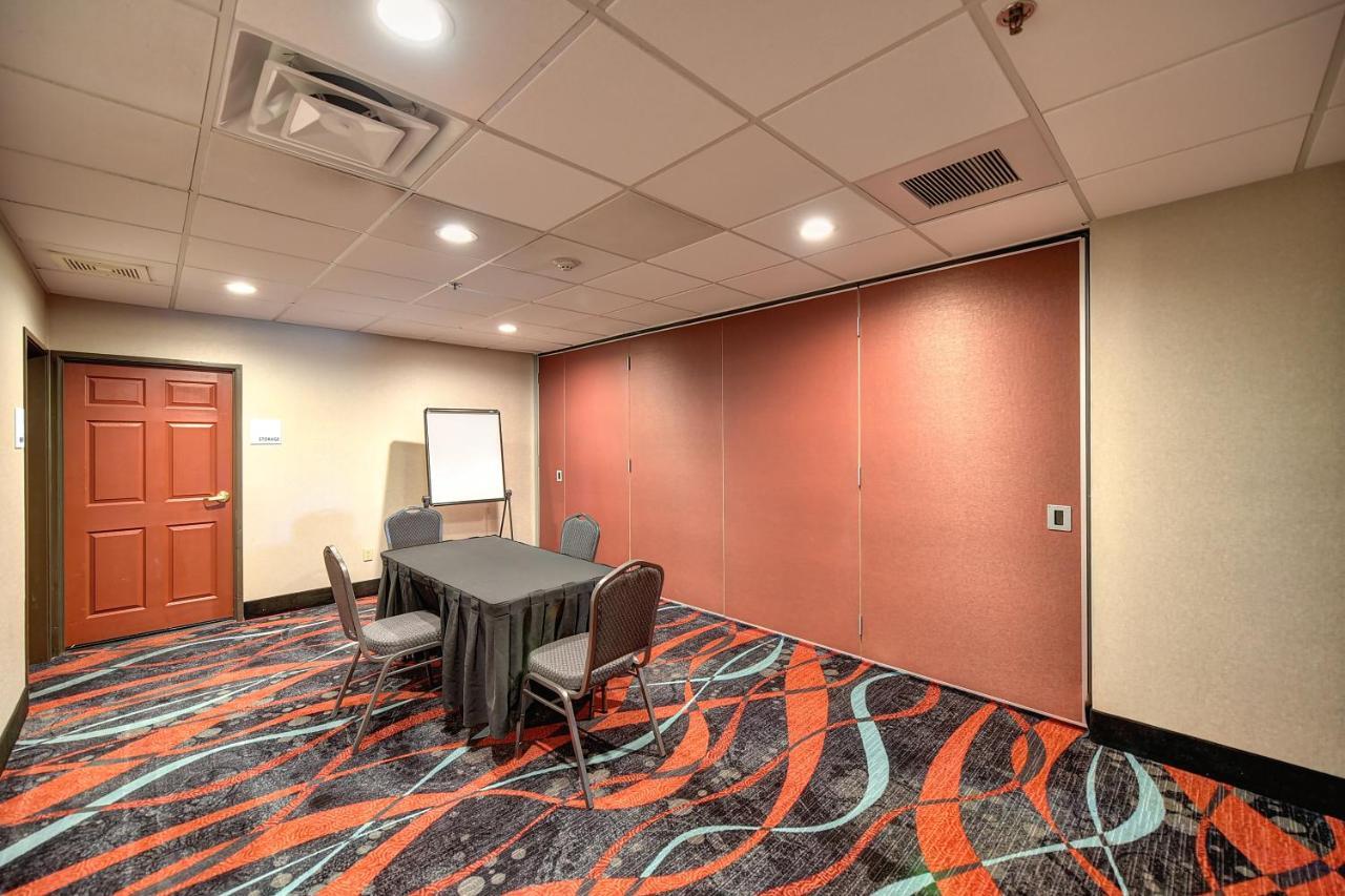 Holiday Inn Express Hotel & Suites Manteca By Ihg מראה חיצוני תמונה