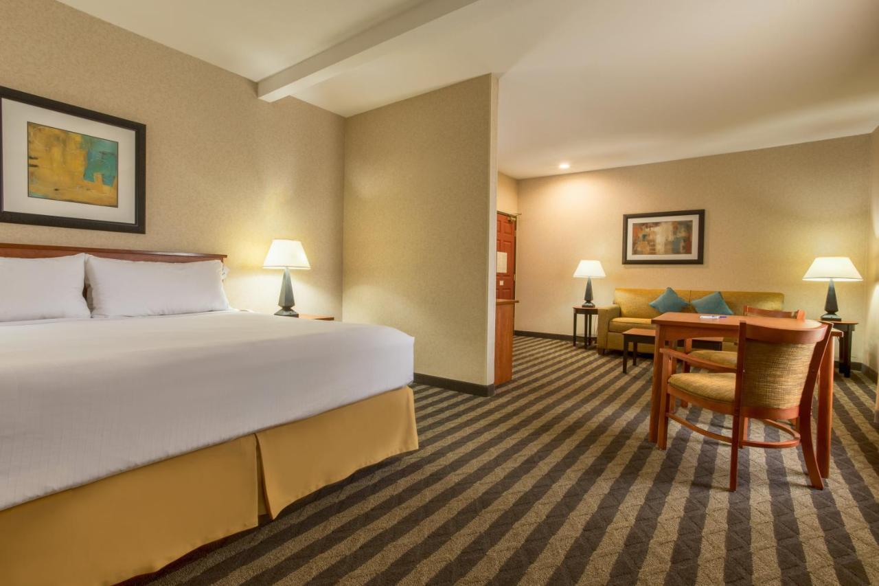Holiday Inn Express Hotel & Suites Manteca By Ihg מראה חיצוני תמונה
