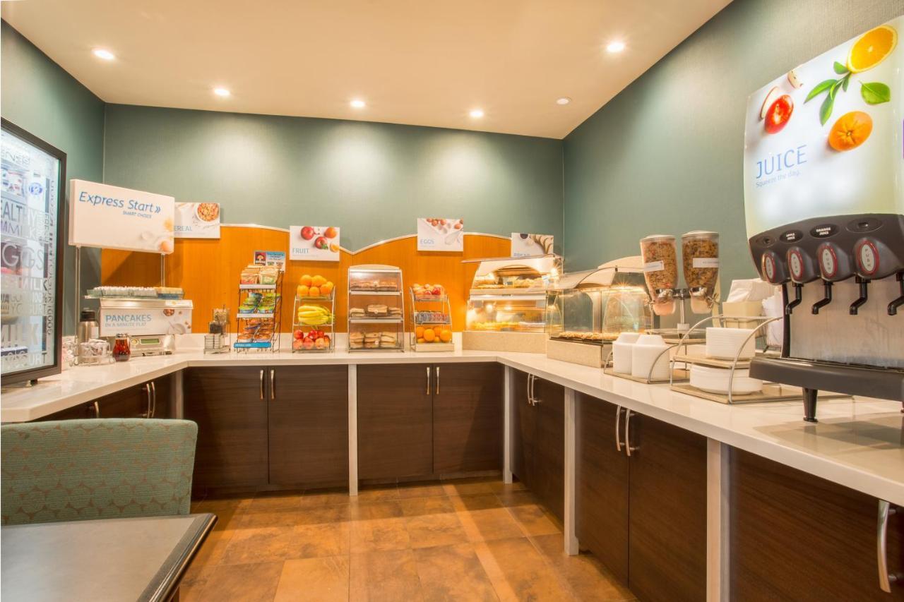 Holiday Inn Express Hotel & Suites Manteca By Ihg מראה חיצוני תמונה